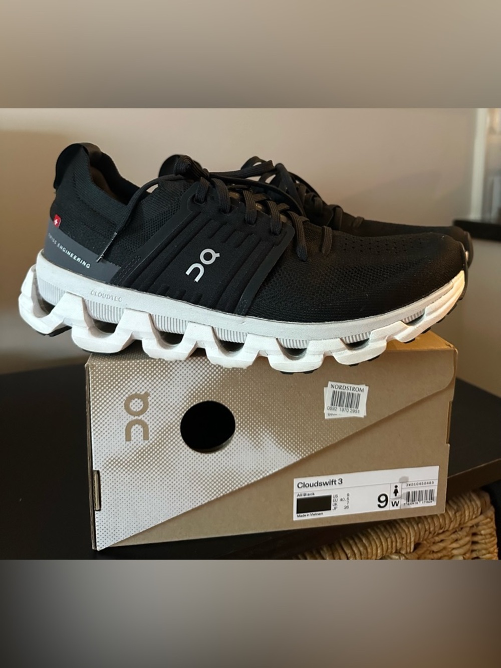 On Cloudswift 3 Black Running Shoes Women’s 9 NEW / Like New